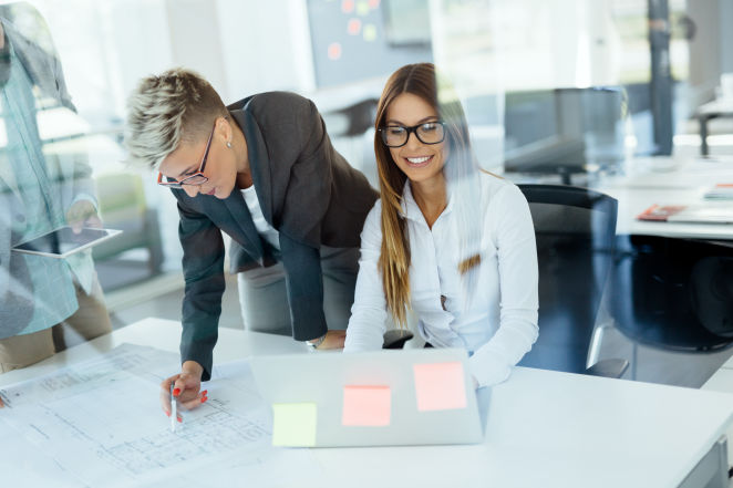 female_product_designers_working_on_project